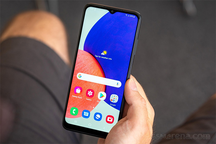 三星Galaxy A22 5G真机图曝光：正面为水滴屏 后置三摄-第3张图片-科技快讯