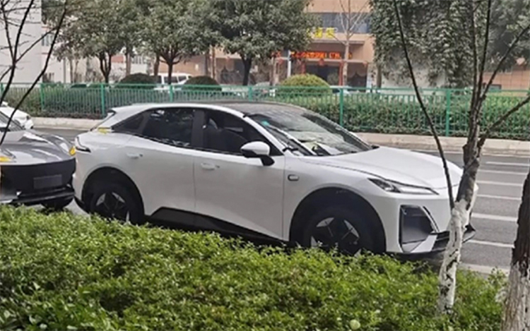 长安深蓝S7实车谍照曝光 将于年内上市销售-第1张图片-科技快讯