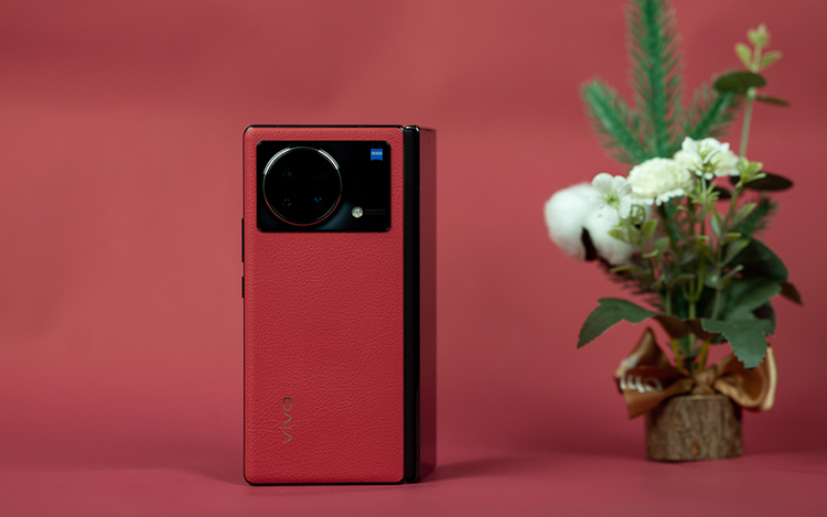 疑似vivo X Fold 2部分配置曝光 或将成为首款百瓦充电的折叠屏手机-第1张图片-科技快讯
