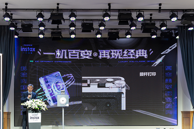 复古美学向经典摄影致敬 富士instax mini Evo正式发布-第5张图片-科技快讯