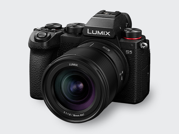 松下发布LUMIX S 18mm F1.8镜头 新款4K便携式摄像机一同亮相-第3张图片-科技快讯