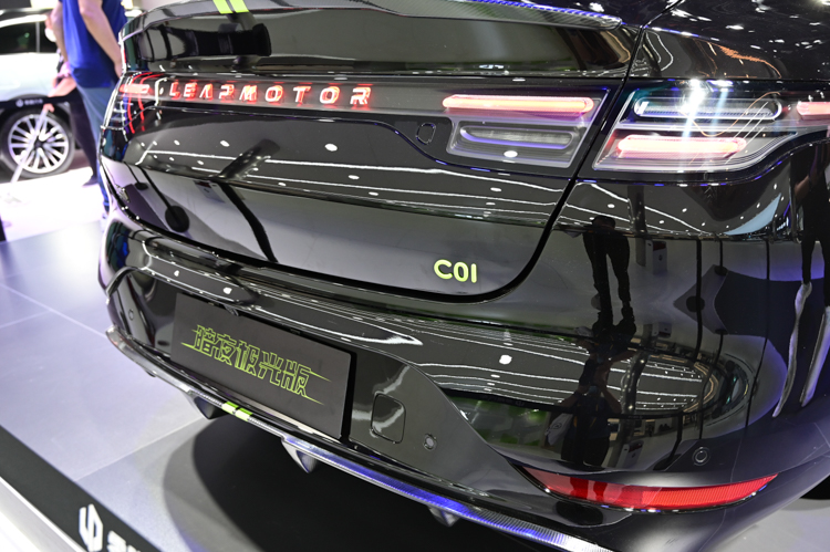 2022成都车展丨零跑C01暗夜极光版正式发布 零百加速仅3.66秒-第5张图片-科技快讯