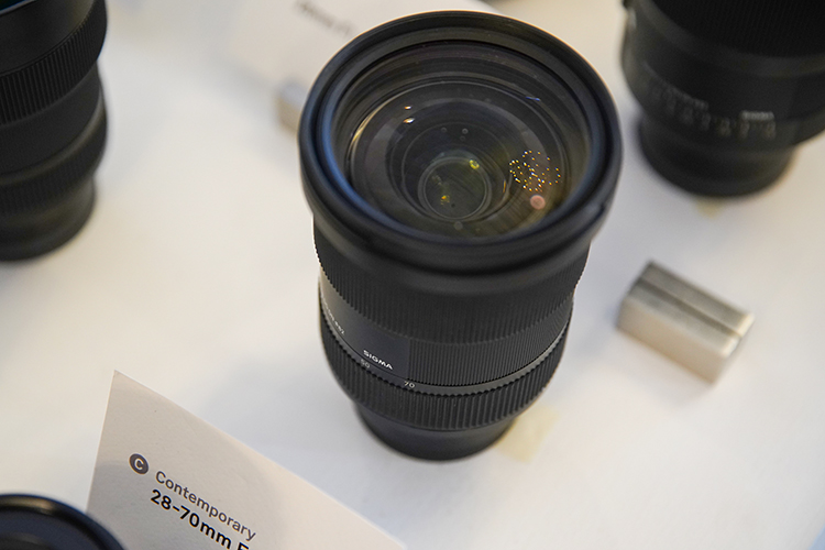 适马18-50mm F2.8镜头或于10月19日正式发布 镜头仅重290g-第2张图片-科技快讯