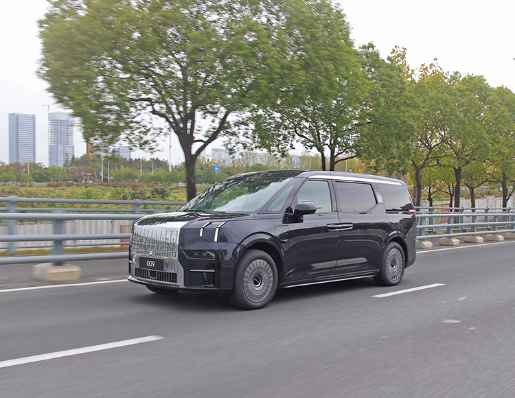 原生豪华中大型MPV，极氪009开起来是什么感觉？-第19张图片-科技快讯
