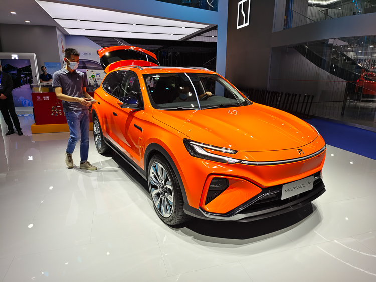 2021成都车展丨R汽车ES33量产版亮相，定位中大型纯电动轿跑SUV-第6张图片-科技快讯