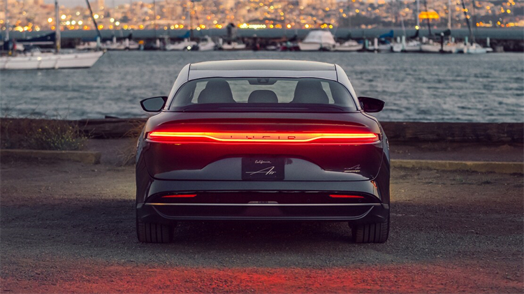 Lucid Air荣获MotorTrend "2022年度轿车"大奖-第2张图片-科技快讯