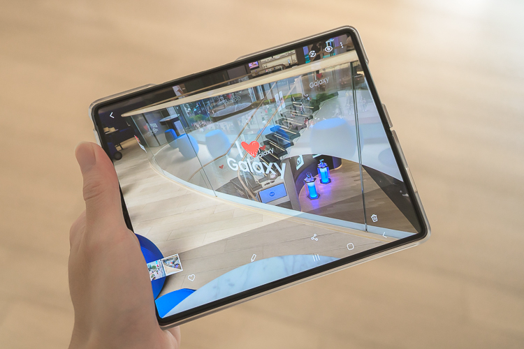 三星Galaxy Z Fold2 5G真机体验：折叠屏有何与众不同？-第5张图片-科技快讯