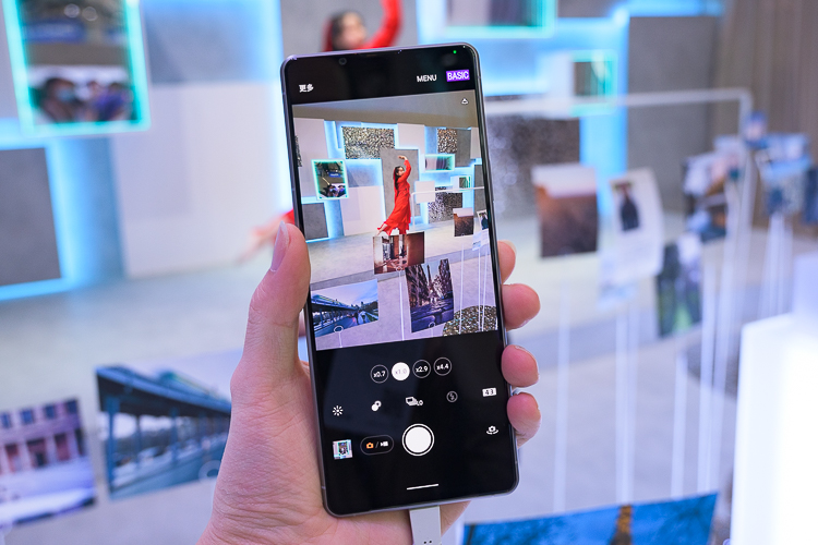 索尼旗舰手机Xperia 1 III发布：无挖孔、无刘海屏幕，售价8499元起步-第8张图片-科技快讯