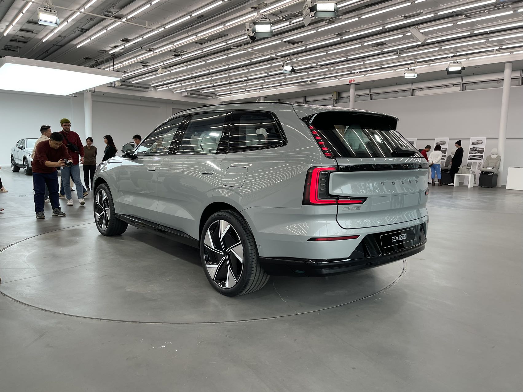 沃尔沃全新纯电动旗舰SUV&mdash;&mdash;EX90实车首发，2024年国产-第5张图片-科技快讯
