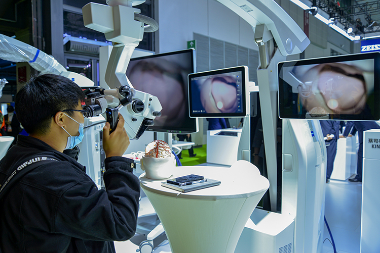 CIIE2020 | 蔡司光学技术应用甚广 高精度医学仪器大显身手-第3张图片-科技快讯