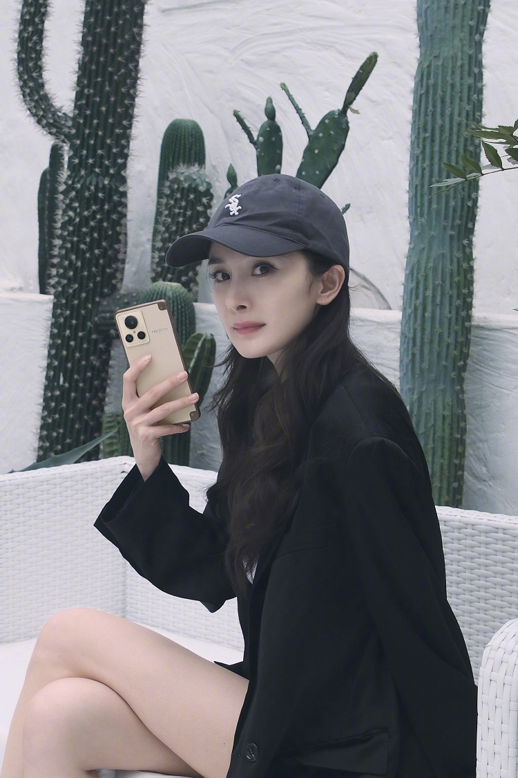 realme真我GT2大师探索版预热，100W闪充，25分钟即可充满电量-第1张图片-科技快讯