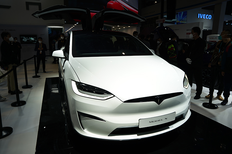 CIIE2022 | 特斯拉人形机器人亮相进博会 Model S/X Plaid中国首秀-第4张图片-科技快讯