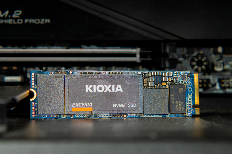 铠侠展示PCIe 5.0 SSD性能：读取速度达14GB/s-第1张图片-科技快讯