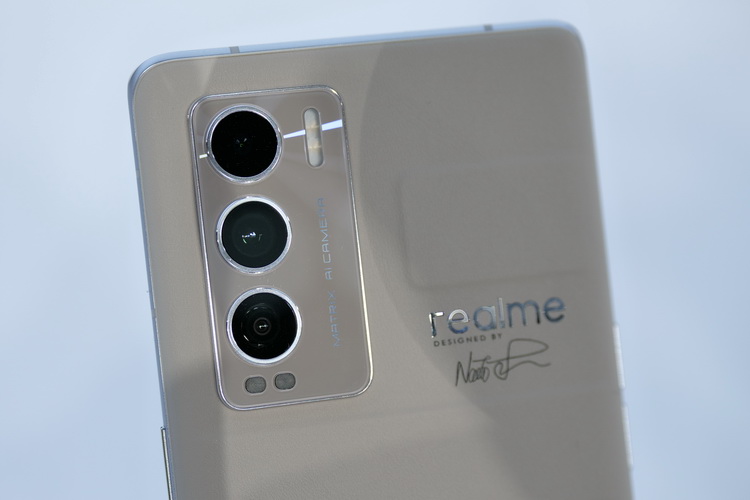 realme真我GT大师系列发布 旅行箱风格&amp;街拍能手-第6张图片-科技快讯