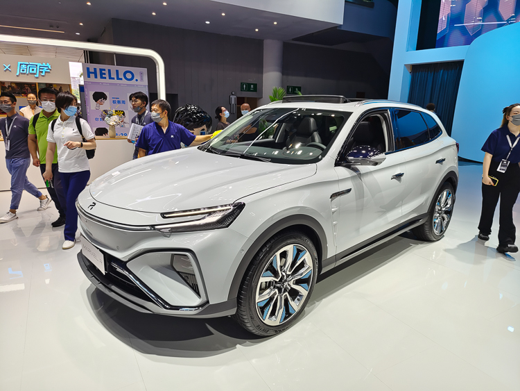 2021成都车展丨R汽车ES33量产版亮相，定位中大型纯电动轿跑SUV-第5张图片-科技快讯