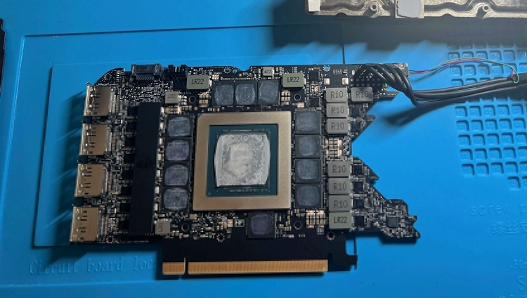 NVIDIA RTX 6000 Ada显卡跑分曝光：不如RTX 4090-第2张图片-科技快讯
