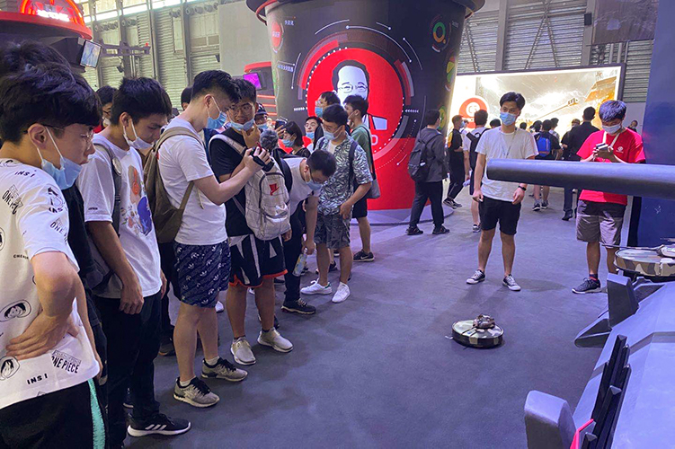 ChinaJoy 2020丨360旗下智能硬件亮相，扫地机也能"变"坦克？-第4张图片-科技快讯