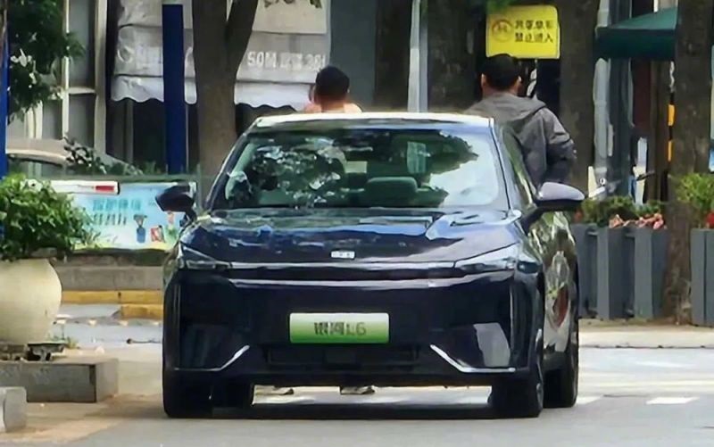 吉利银河L6实车曝光 对标比亚迪秦PLUS！-第1张图片-科技快讯