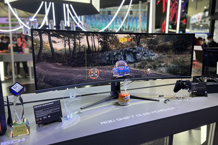 COMPUTEX 2023 | 华硕49寸144Hz超宽OLED曲面显示器首秀 带来沉浸游戏体验-第2张图片-科技快讯