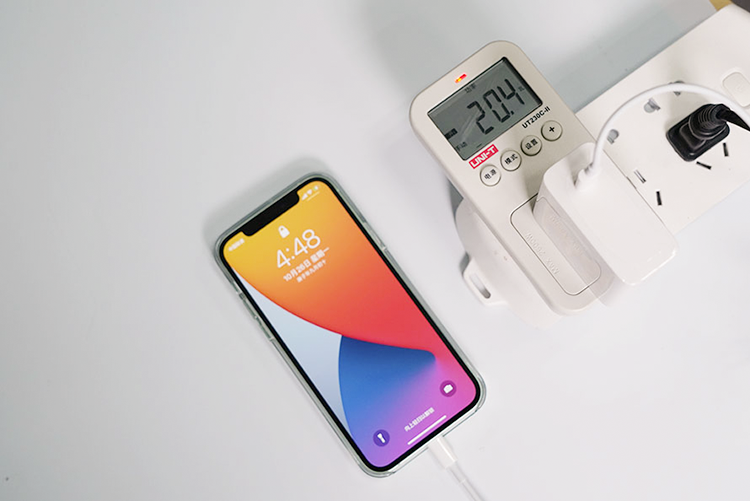 iPhone 13将加入无线反向充电，好事一件，为何遭到网友一顿谩骂？-第8张图片-科技快讯