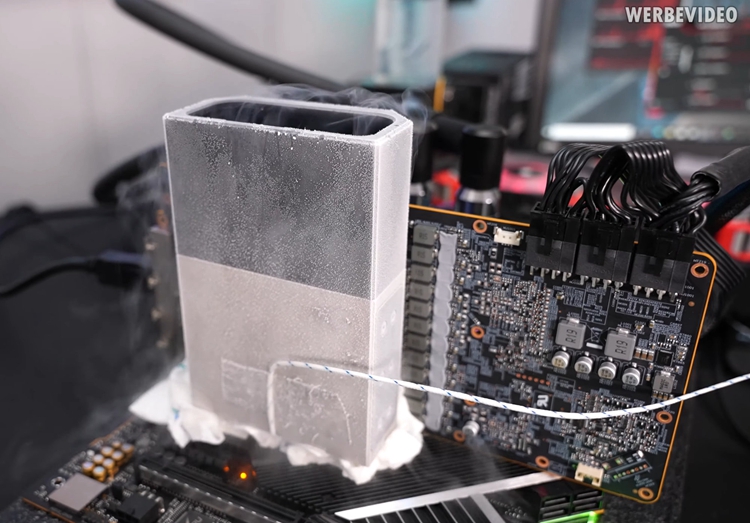 台积电制程加成：AMD RX 6900 XT特挑版频率突破3.225GHz-第1张图片-科技快讯