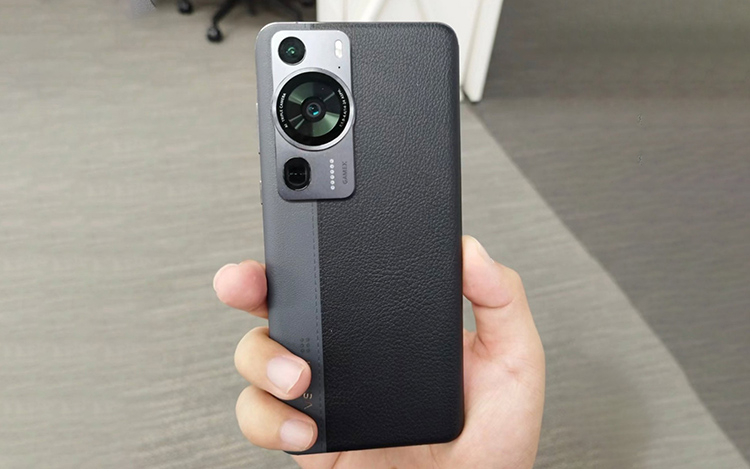 华为P60 Pro 双色素皮工程机曝光，可能换皮到Mate60系列？-第1张图片-科技快讯