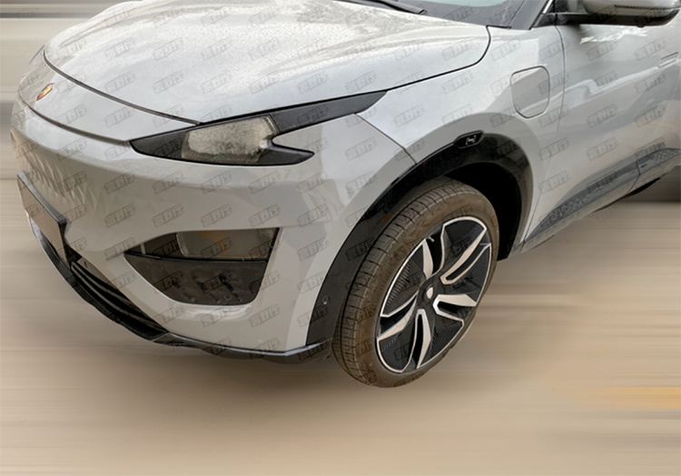恒驰 6 量产版无伪谍照曝光：旗下第二款量产车型 定位紧凑型SUV-第4张图片-科技快讯