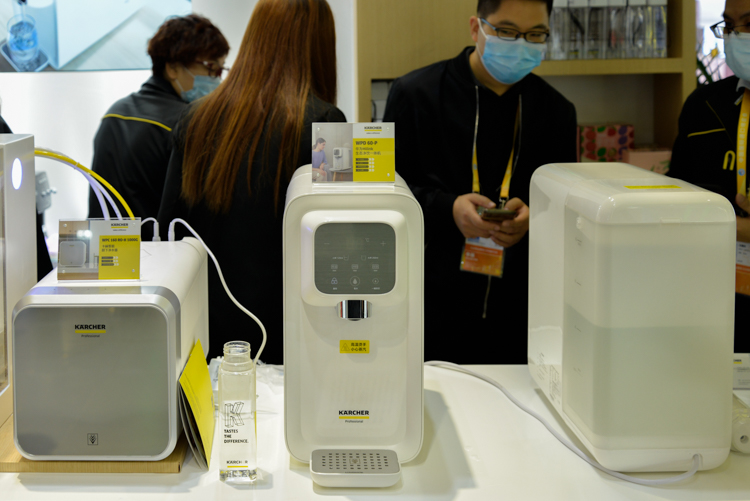 CIIE2020 | 清洁也要智能化：全球首款视觉AI清洁机器人亮相卡赫展馆-第2张图片-科技快讯