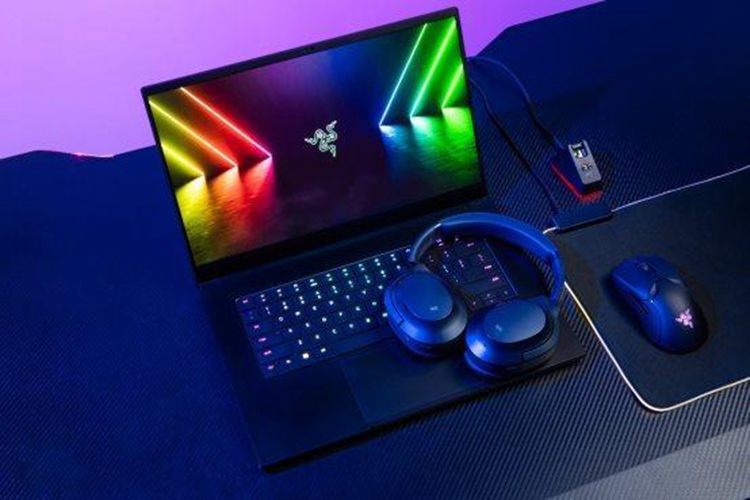 雷蛇发布全球首款2K与240Hz OLED笔记本：搭载RTX 3070Ti显卡-第3张图片-科技快讯