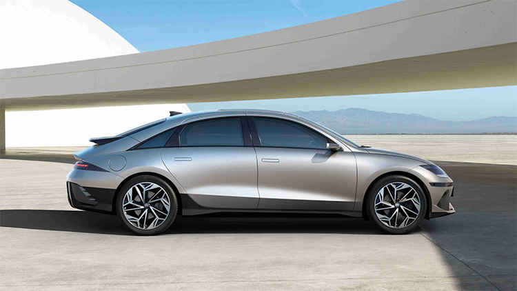 现代Ioniq 6正式发布：定位中型纯电轿车 续航610km-第2张图片-科技快讯