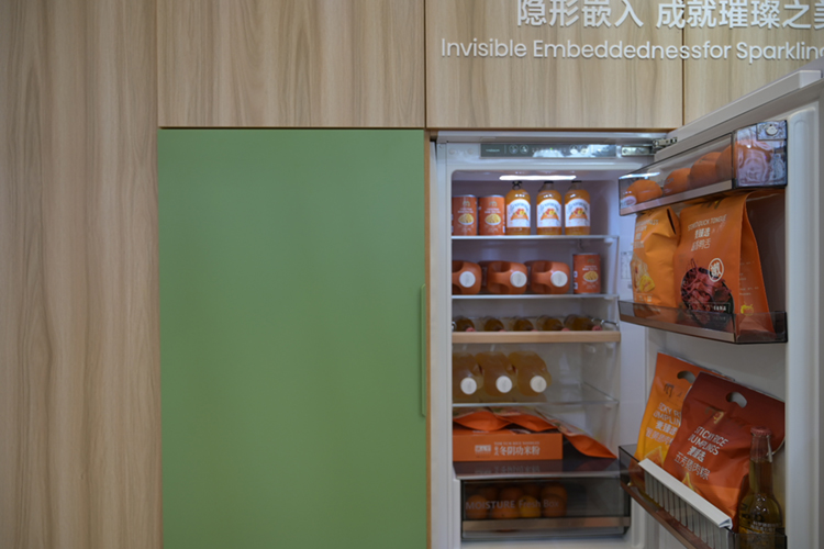 AWE2023丨海信发布璀璨503系列冰箱，真空科技实力搭配嵌入式外形-第3张图片-科技快讯