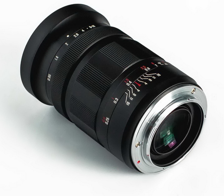 美科推出新25mm f/0.95 索尼版先至 富士版稍后-第3张图片-科技快讯