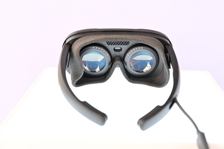 可随身装入口袋的VR眼镜，HTC发布全新形态VIVE Flow 沉浸式眼镜-第5张图片-科技快讯