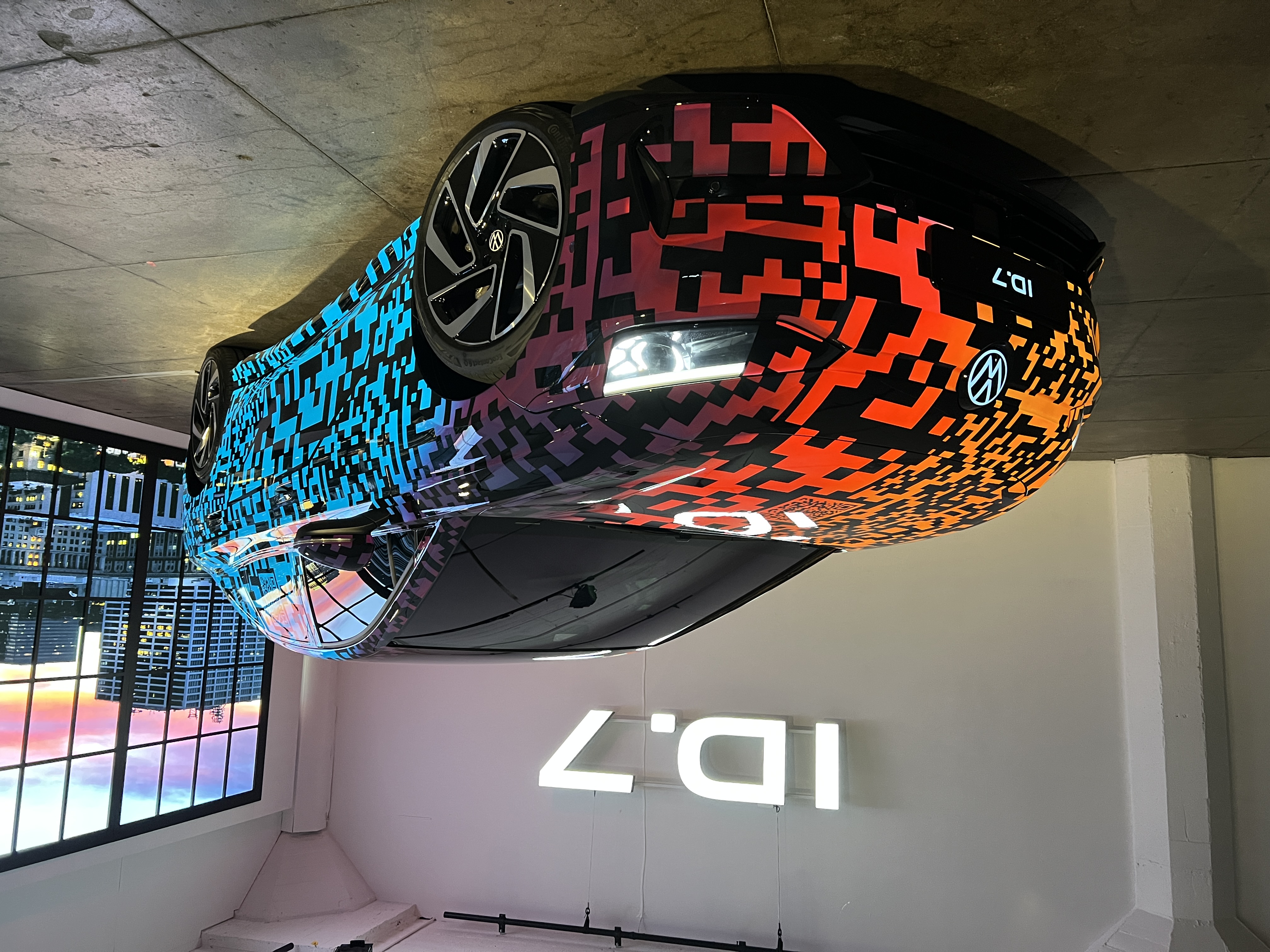 CES 2023|大众ID.7量产版首发亮相，2023年下半年率先在中国上市，续航700km-第1张图片-科技快讯