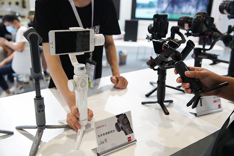 2020P&amp;I | 智云新品 *** OOTH-X亮相P&amp;I展会 手机用户的随拍利器-第3张图片-科技快讯
