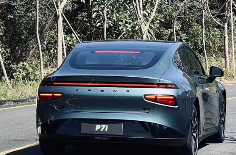 小鹏P7改名小鹏P7i 自动驾驶将迎大幅升级-第1张图片-科技快讯