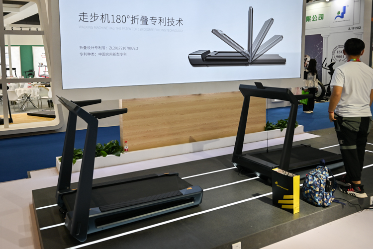 折叠跑步机惹人眼：金史密斯展示多款智能健身新品-第6张图片-科技快讯