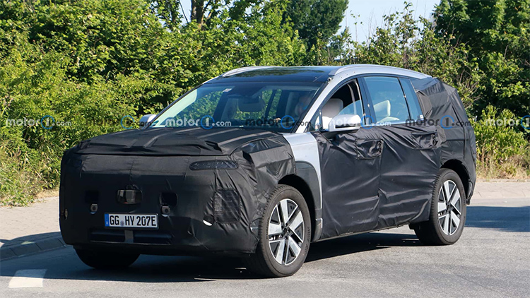 现代IONIQ 7谍照曝光：定位纯电七座SUV 支持800V快充-第2张图片-科技快讯