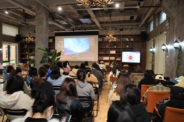 AOC专业摄影显示器，助力易摄会&amp;佳能插花摄影活动-第5张图片-科技快讯