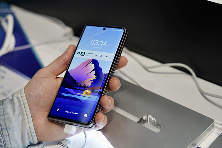 MWC2023 | 传音发布PHANTOM V Fold折叠屏 内屏7.85英寸并有天玑9000+加持-第4张图片-科技快讯