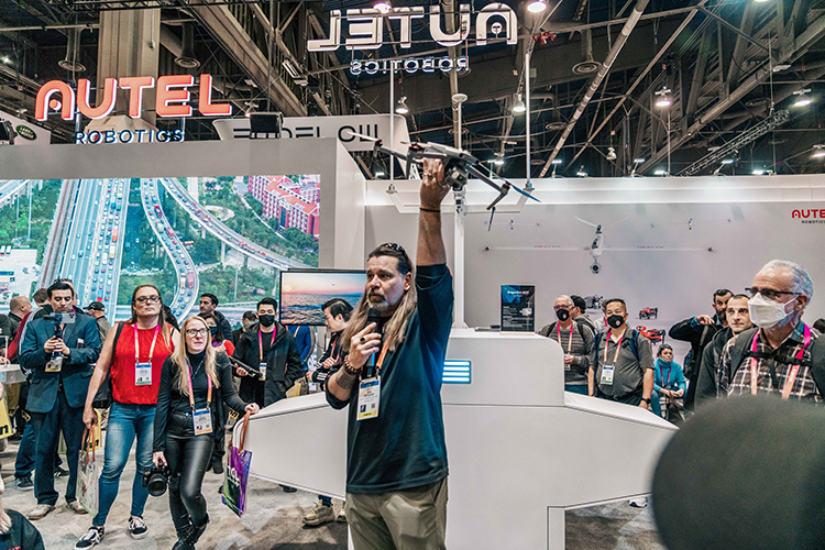 CES2023 | 道通发布EVO Max 4T无人机 配备三摄并支持10倍光变-第1张图片-科技快讯