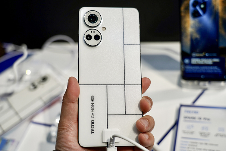 MWC2023 | 传音发布PHANTOM V Fold折叠屏 内屏7.85英寸并有天玑9000+加持-第10张图片-科技快讯
