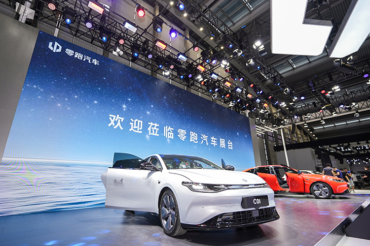 零跑C01现身2022粤港澳大湾区车展 全球首款搭载CTC技术量产车型-第4张图片-科技快讯