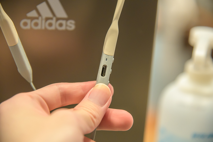 adidas再推跨界新品，RPD-01系列满足你对运动耳机的期待-第6张图片-科技快讯