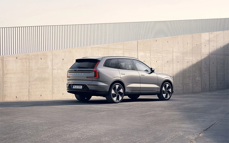 沃尔沃EX90正式发布 定位7座纯电SUV-第2张图片-科技快讯