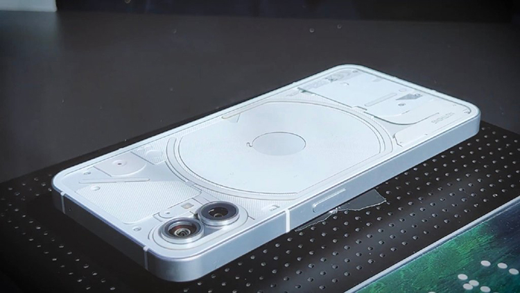 ​Nothing Phone 1真机外观曝光 直角边框透明后盖并加入LED灯条-第1张图片-科技快讯
