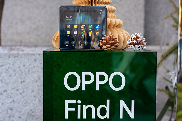 OPPO研发2款折叠屏新机 上下翻折代号蜻蜓，Find N2补齐前代短板-第1张图片-科技快讯