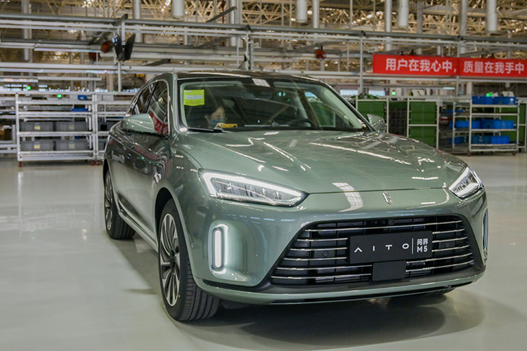 走进赛力斯两江智慧工厂：AITO问界M5制造基地 产线高度自动化-第6张图片-科技快讯