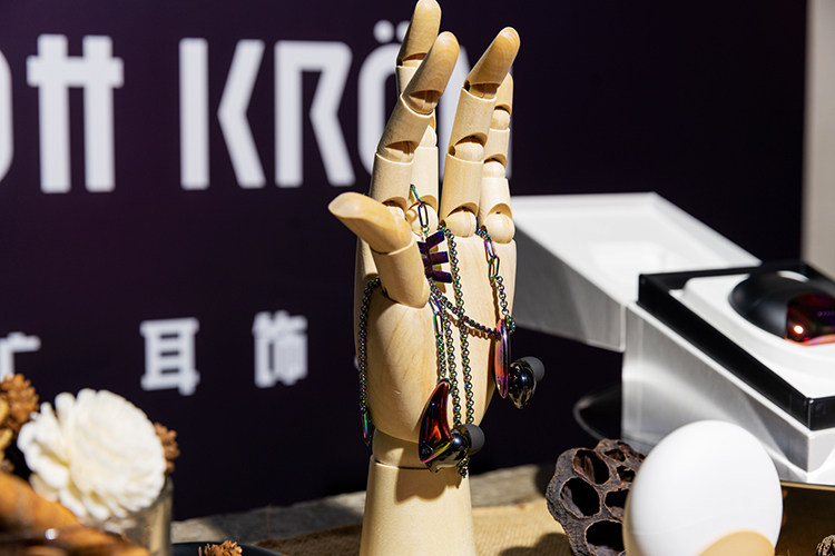 北欧设计匠心之作 ROtt KRON耳机尽显奢华气质-第10张图片-科技快讯