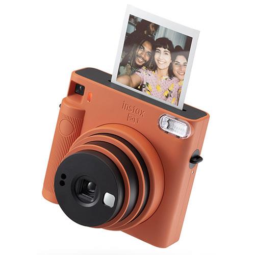 富士instax SQUARE SQ1快来了 输出方形照片 机身配色更粉-第3张图片-科技快讯